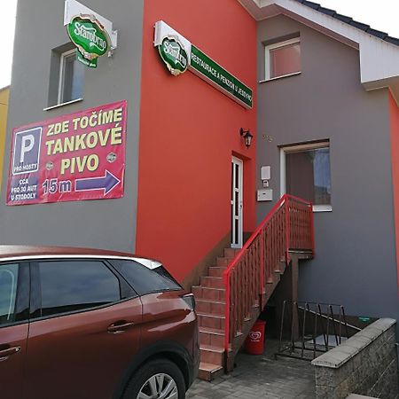 Restaurace A Penzion U Jessyho بيرناي المظهر الخارجي الصورة